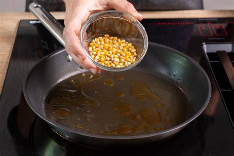 Infografik: Die wichtigsten Schritte für süßes Popcorn aus der Pfanne