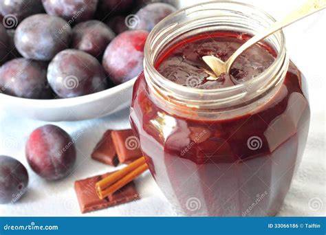 Infografik: Drei Varianten Streuselkekse mit Marmelade, Schokolade und Zimt