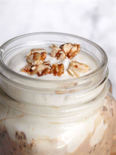 Infografik: Nährwerte von Overnight Oats mit Schokolade und Erdnussbutter