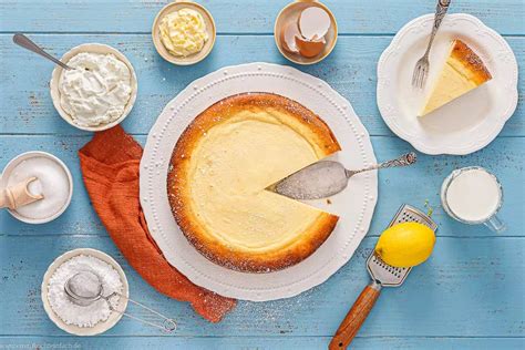 Infografik: Ofentemperaturen, Abkühlphasen und Formenwahl beim Käsekuchen