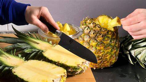 Infografik: Reife Ananas erkennen, schälen, schneiden und grillen