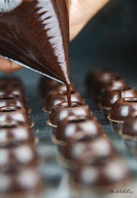 Infografik: Schrittablauf Ganache und Füllen der Pralinen