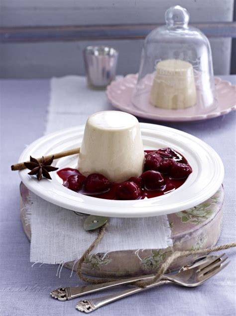 Infografik: Schritte für Lebkuchen-Panna-Cotta, Kirschen und Mandarinencreme