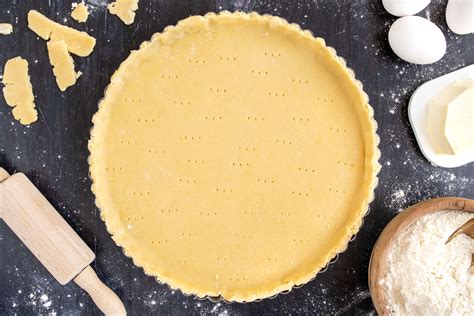 Infografik: Schritte für Mürbeteig, Marzipancreme, Apfelbelag, Schmandguss