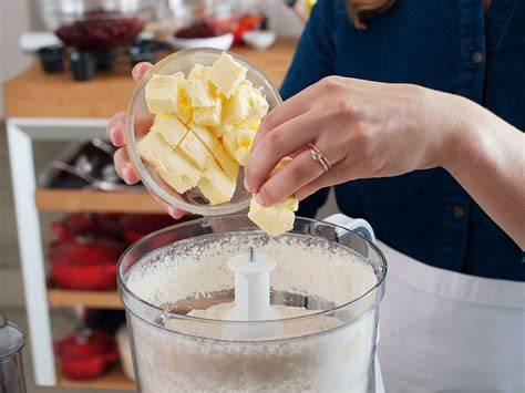 Infografik: Schritte für Pie-Teig mit eiskalter Butter und Eiswasser