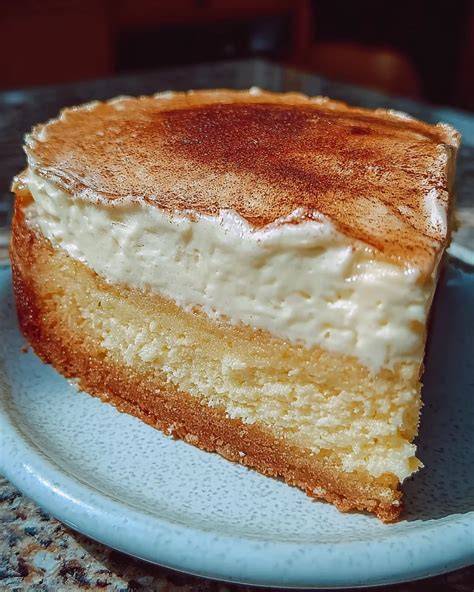 Infografik: So gelingt der perfekte Rahmkuchen mit Cremigkeit und Kruste