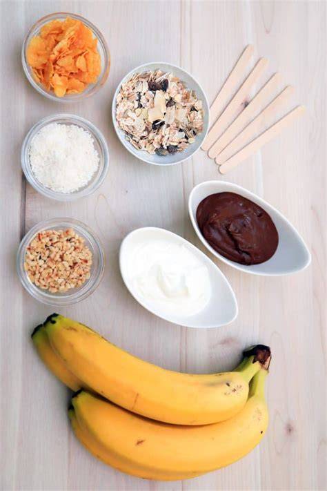 Infografik: So variierst du Bananeneis mit verschiedenen Zutaten