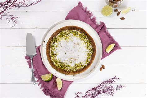 Infografik: Varianten der Schoko-Birnen-Torte - klassisch, vegan und mit Dekoideen