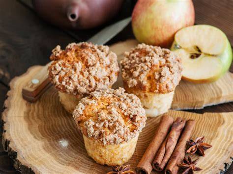 Infografik: Verschiedene Varianten von Apfelmuffins - gefüllt, mit Streuseln, vegan, zuckerfrei