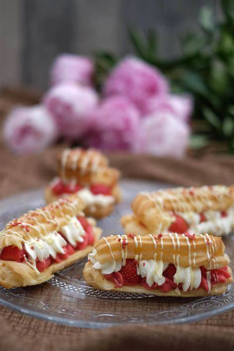 Infografik: Windbeutel, Eclairs und Croquembouche - Brandteig-Familie