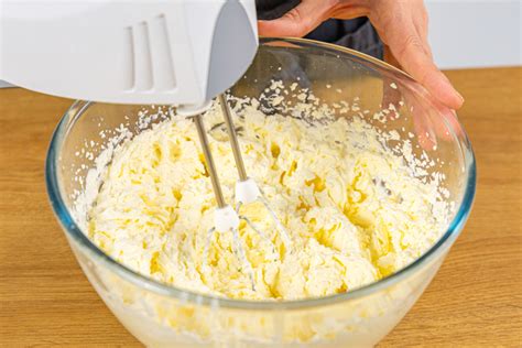 Infografik: Workflow „Mousse am Vortag“ - Schmelzen, Aufschlagen, Kühlen