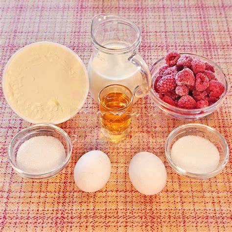 Infografik: Zutaten und Schichtung Himbeer Nachtisch
