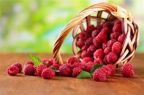 Infografik zu den gesundheitlichen Vorteilen von Himbeeren, Kokos und Kakao