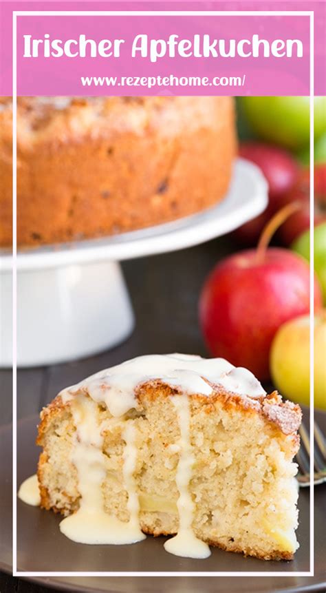 Irischer Apfelkuchen frisch aus dem Ofen mit Vanillesoße