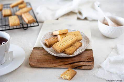 Irish Shortbread auf einem Teller mit Tee