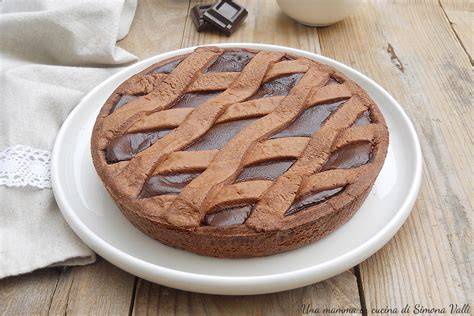Italienische Crostata al cioccolato mit Nuss-Nougat-Creme-Füllung