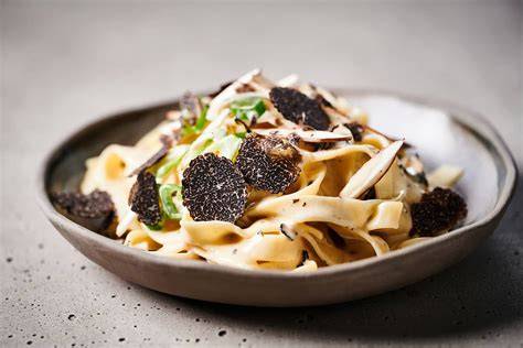 Italienische Trüffel-Pasta im Restaurant, Nahaufnahme