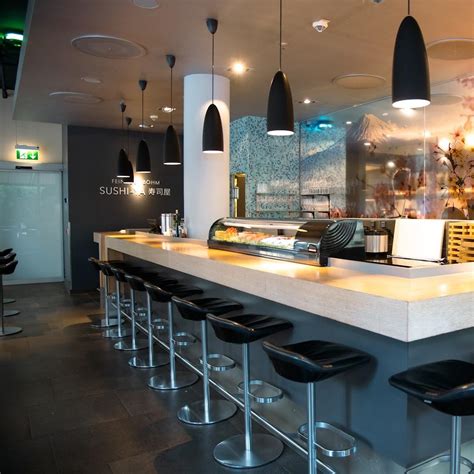 Japanisches Sushi und klassische Restaurantküche bei Feinkost Böhm