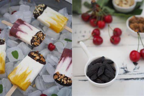 Joghurt-Fruchteis am Stiel mit Mango und Kirsche