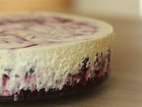 Joghurt-Johannisbeer-Torte mit Joghurtmousse