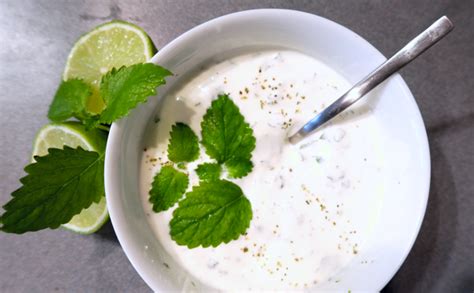 Joghurt-Limetten-Creme mit Minze