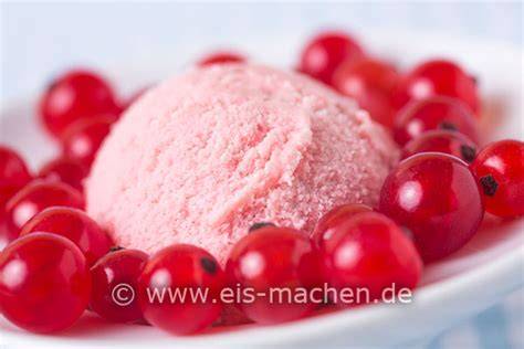 Johannisbeereis in der Schale
