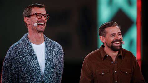 Joko Winterscheidt und Max Wittrock bei der Unternehmensgründung