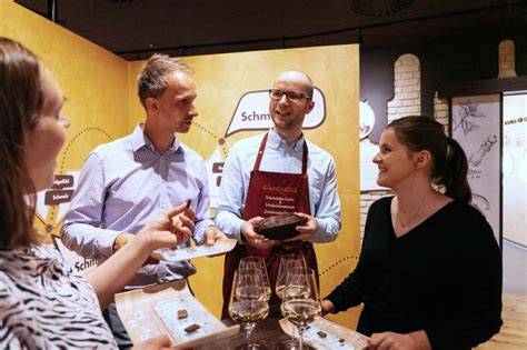 Jury bei der Schokoladenverkostung