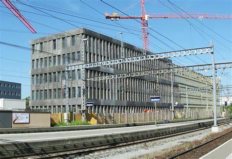 Justizgebäude und Gefängnis