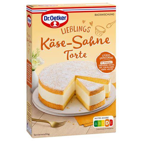 Käse-Sahne-Torte fertig dekoriert