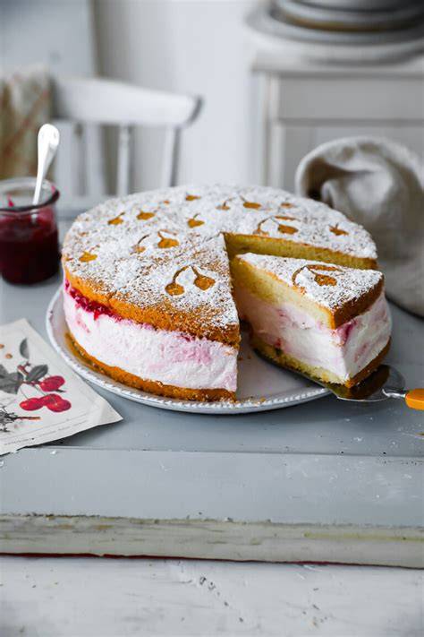Käse-Sahne-Torte im Anschnitt
