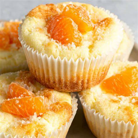 Käsekuchen Muffins mit Mandarinen und Zupfkuchen-Style nebeneinander