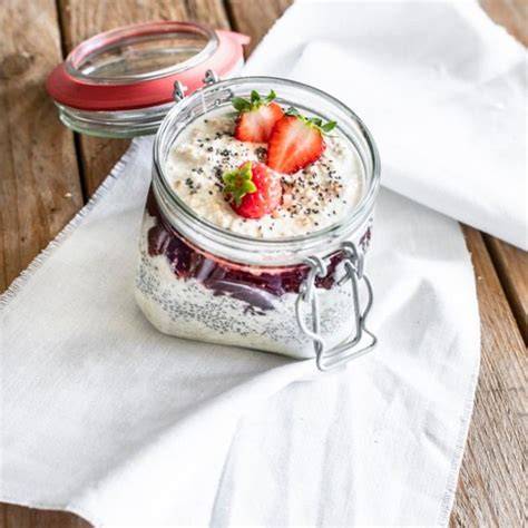 Käsekuchen Overnight Oats im Glas - Schichtaufbau und Zutaten
