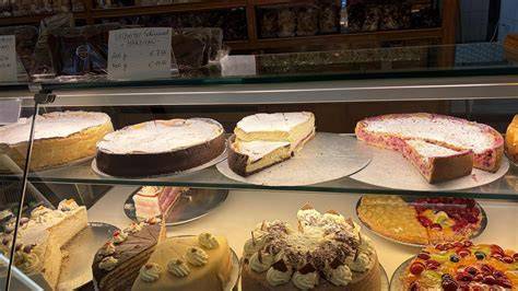 Käsekuchen Theke im Café mit Vielfalt