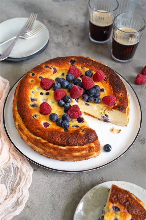 Käsekuchen Variationen: Erdbeeren, Himbeeren, Blaubeeren, Johanisbeeren