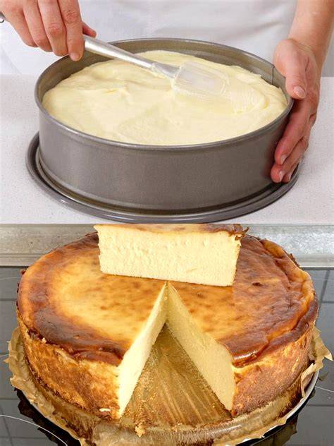 Käsekuchen im Ofen bei der Zubereitung