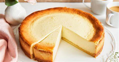 Käsekuchen in der Springform vor dem Backen