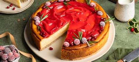 Käsekuchen mit Granatapfelkernen - dekoriert