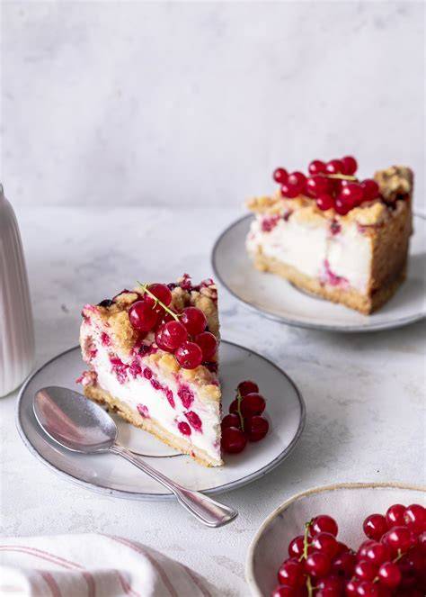 Käsekuchen mit Johannisbeeren und Tonkabohne