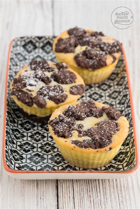 Käsekuchen-Muffins mit Streuseln im Muffinblech