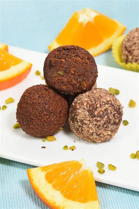 Köstlich verpackte Orangen Marzipan Trüffel als Geschenkidee