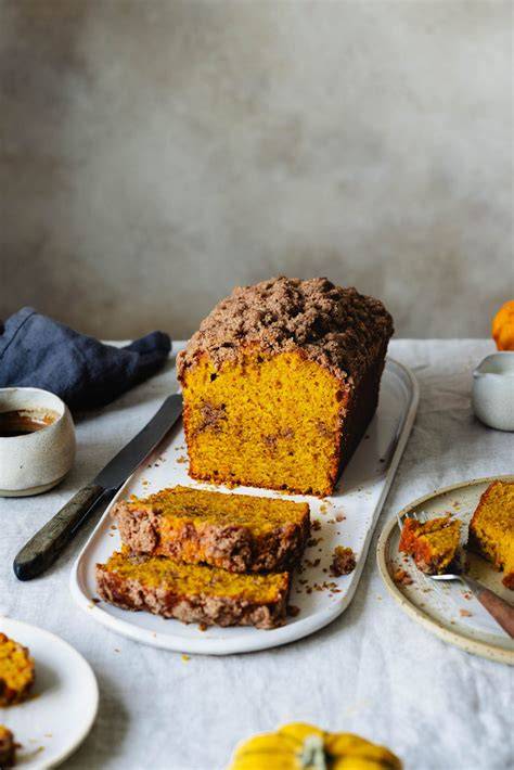 Kürbis-Bananenbrot mit Streuseln und Pumpkin Spice