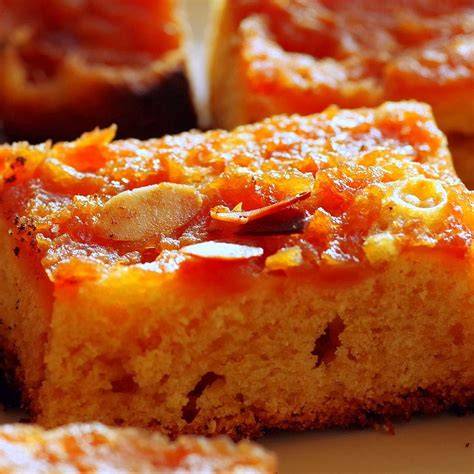 Kürbis-Gewürz-Kuchen aufgeschnitten