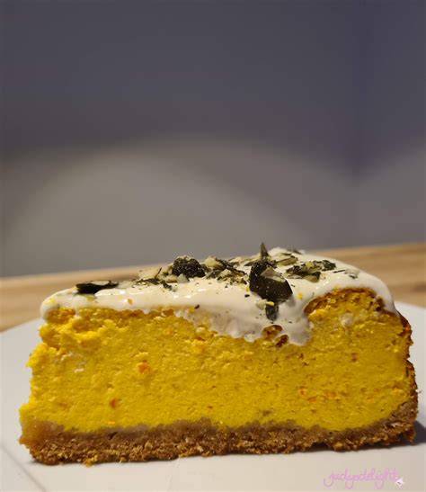 Kürbiskäsekuchen im Anschnitt, Zutaten und Herbststimmung