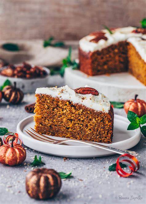Kürbiskuchen mit Aprikosen-Dekoration