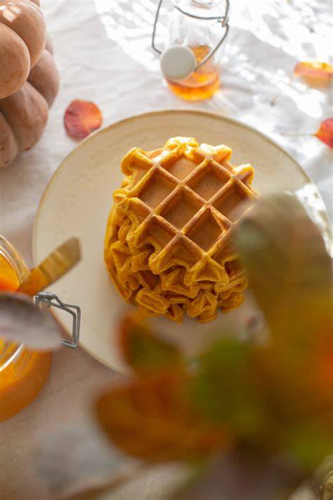 Kürbiswaffel mit Zimtcreme und Ahornsirup