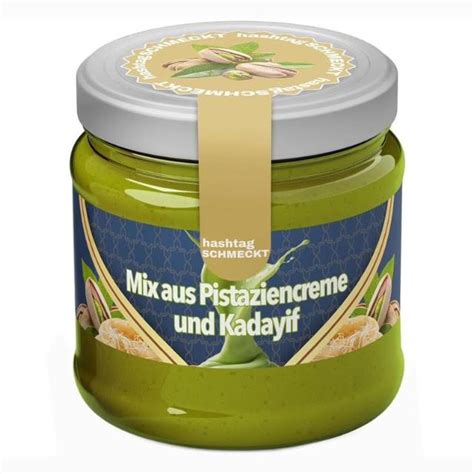 Kadayif Paket und Pistaziencreme im Einkauf