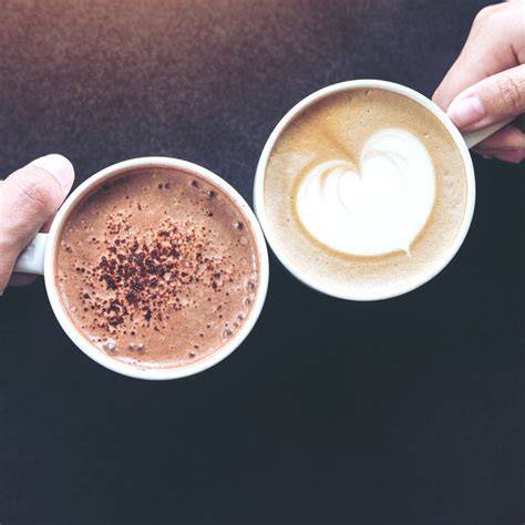 Kaffee, Kakao und Mandellikör für die Tiramisu-Tränke