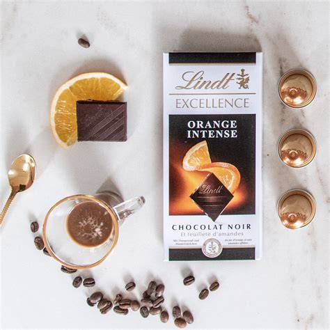 Kaffee und Lindt weiße Erdbeerschokolade - perfekte Kombination