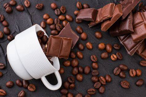 Kaffeegenuss mit Schokolade und Spirituosen
